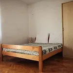 拉吉纳公寓 公寓 *