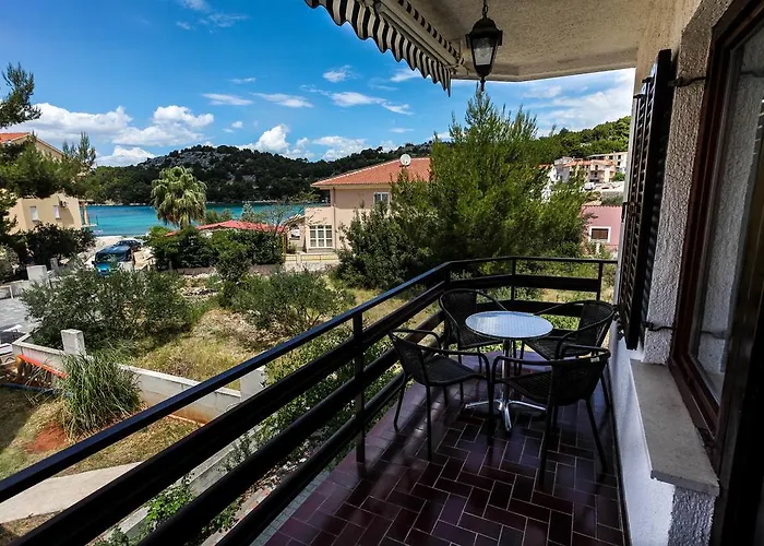 Rajna 아파트 자보리치