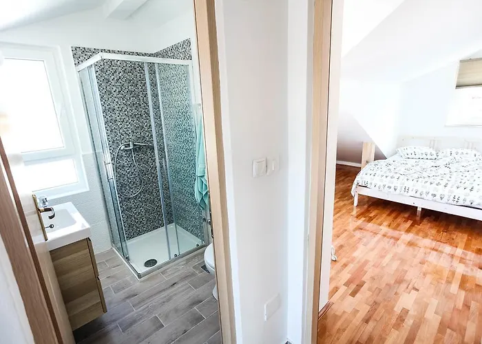 아파트 Rajna 자보리치