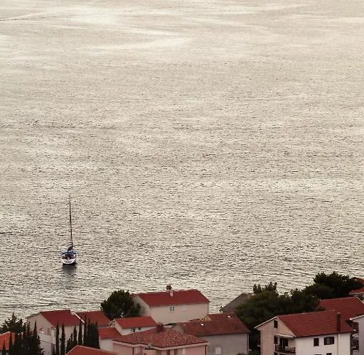 Rajna 아파트 자보리치